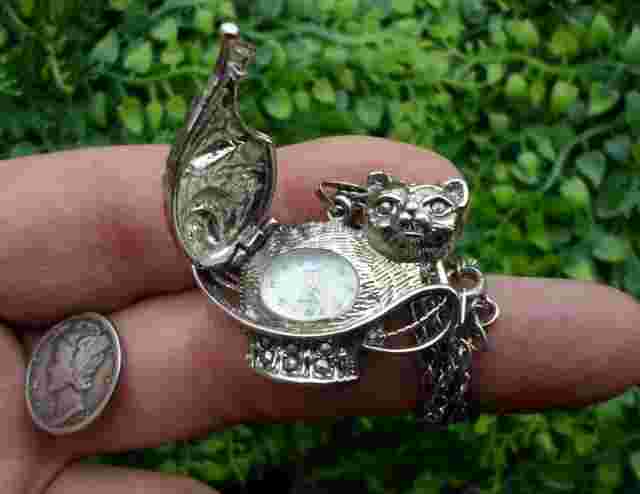 Vintage LEE SANDS - cat kitten theme - PENDANT necklace hidden WATCH - "as-is"
