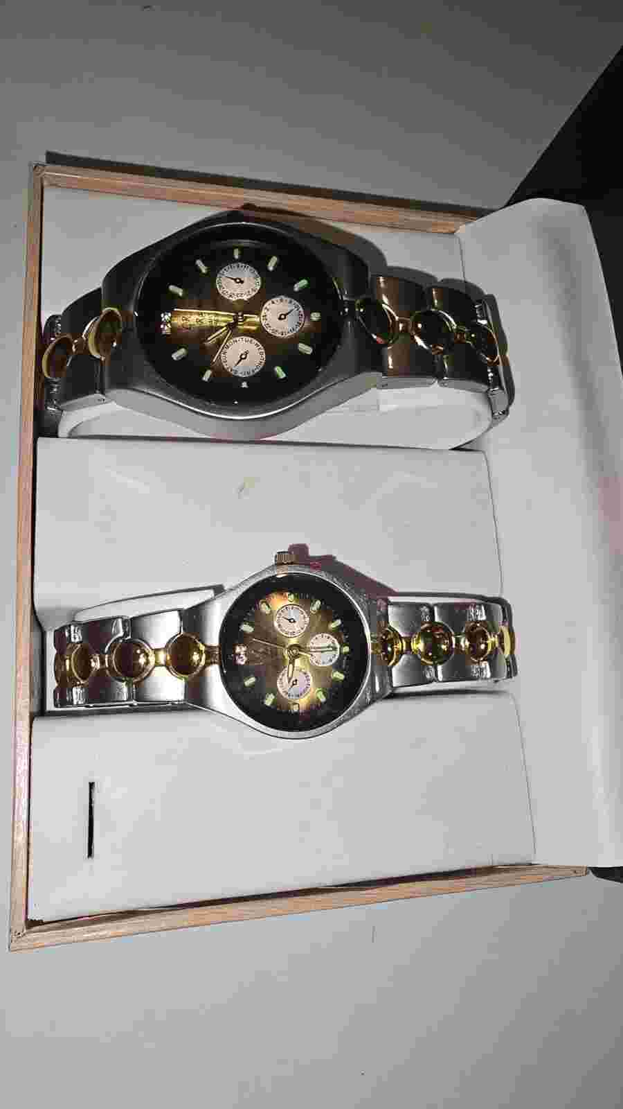 Vintage Charles Raymond New York His@Hers gold and Silver Watch Set V0981j50