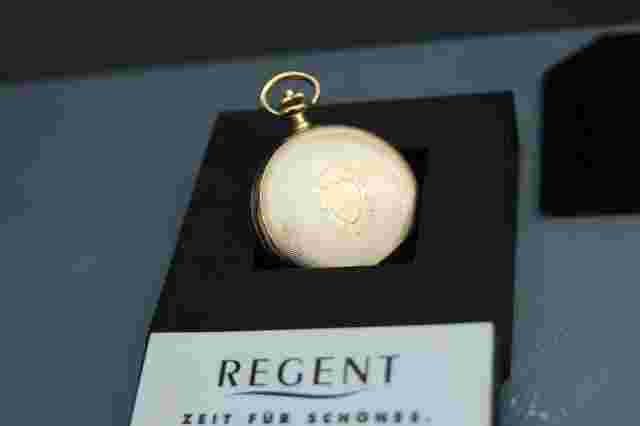 Regent Quartz Luxury Gold Pocket Watch with Date 11370072