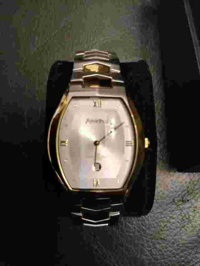 Unisex Amadeus AM00011GBL Wrist Watch With Box , Paperwork & Extra links.