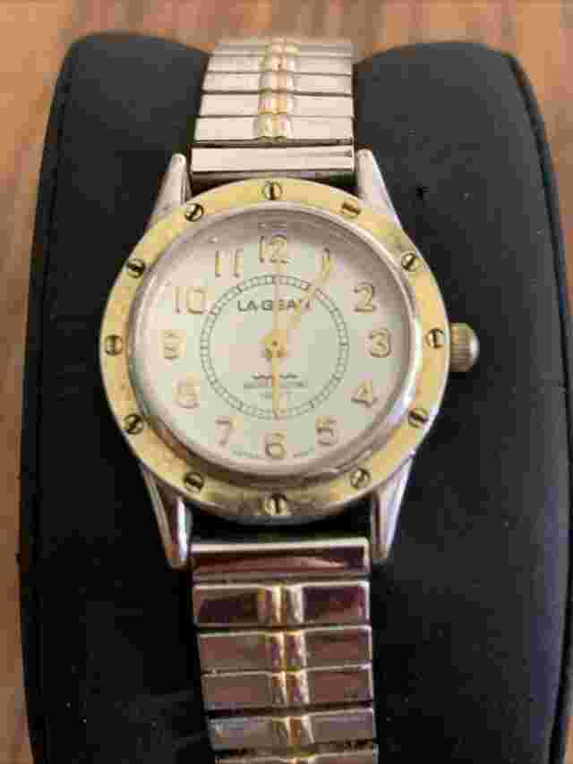 LA GEAR ladies 2 tone stainless Steel Stretch band quartz Watch New Battery