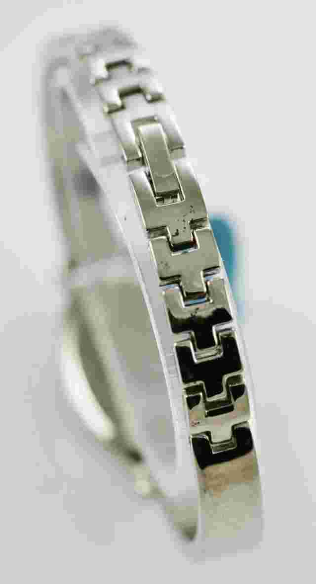 Apt. 9 Watch Womens White Stainless Steel Silver Bracelet Water Resistant Quartz