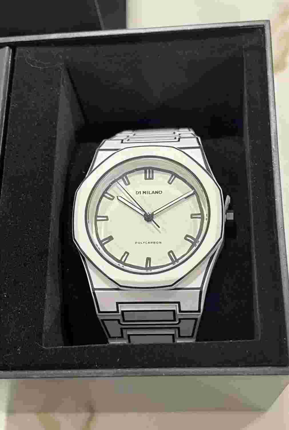 D1 Milano Polycarbon White Sketch Watch 40.5mm (w Box And Papers)