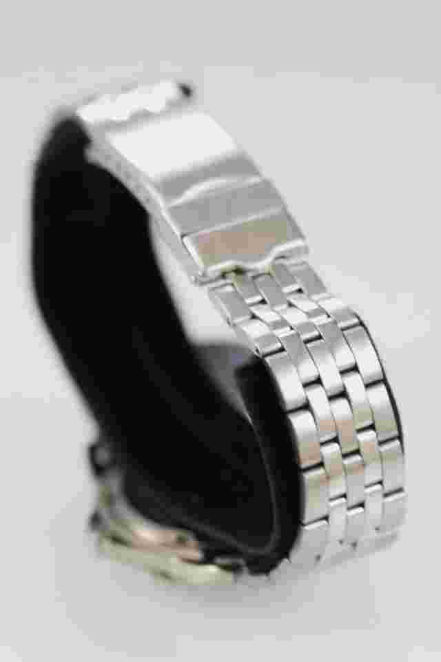 Relic Wet Watch Men Silver Stainless Steel 50m Water Re Battery Date Gray Quartz
