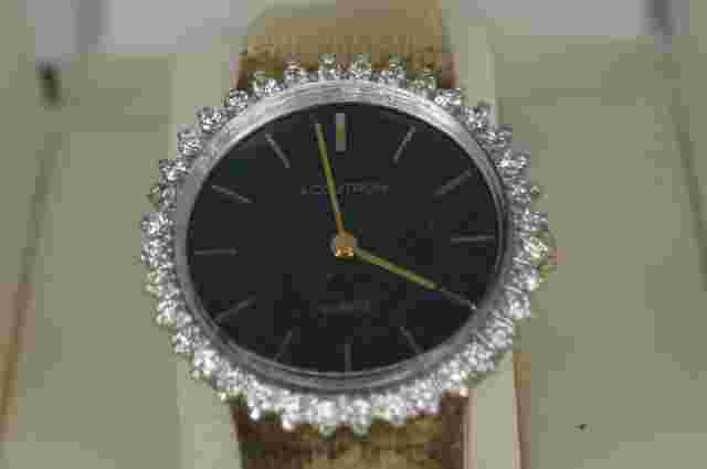 Super RARE Accutron Bulova 10K Rolled Gold Back Swiss 7087 Quartz 36 Jewel Face