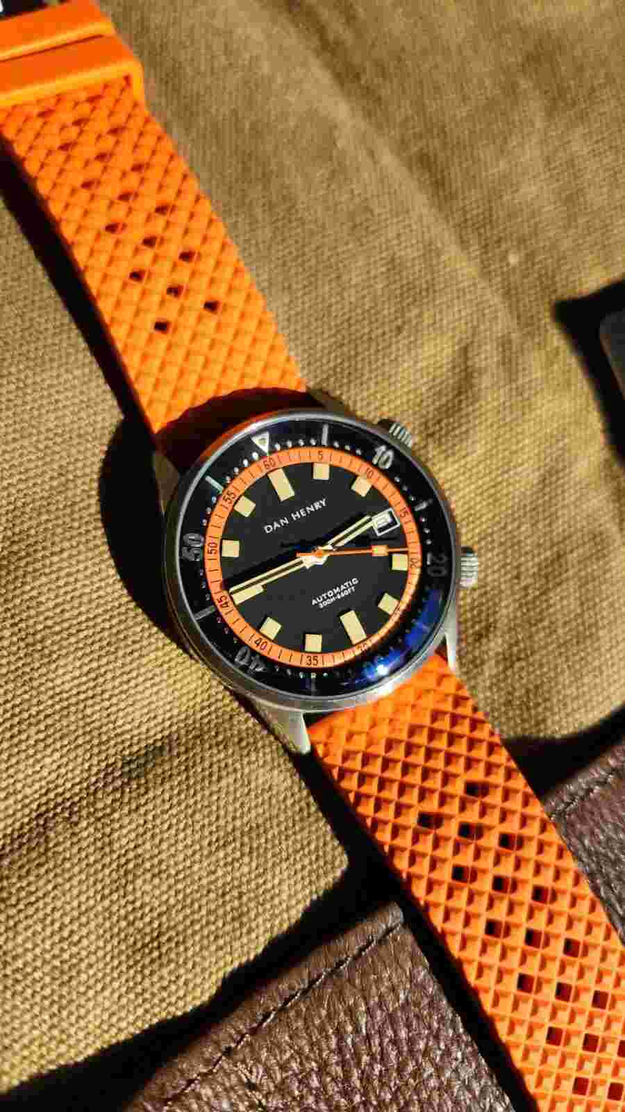 Dan Henry 1970 Orange 40mm Automatic Compressor Diver - EXCELLENT