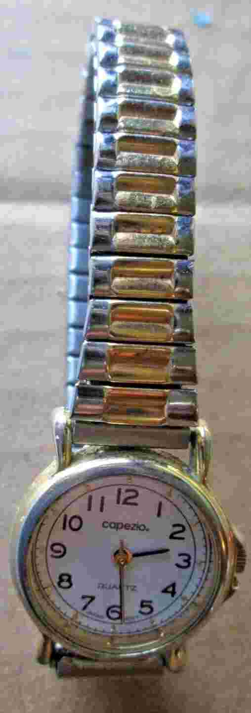 VINTAGE CAPEZIO 24MM ANALOG QUARTZ, GOLD & SILVER STRETCH BAND, WORKING, USED