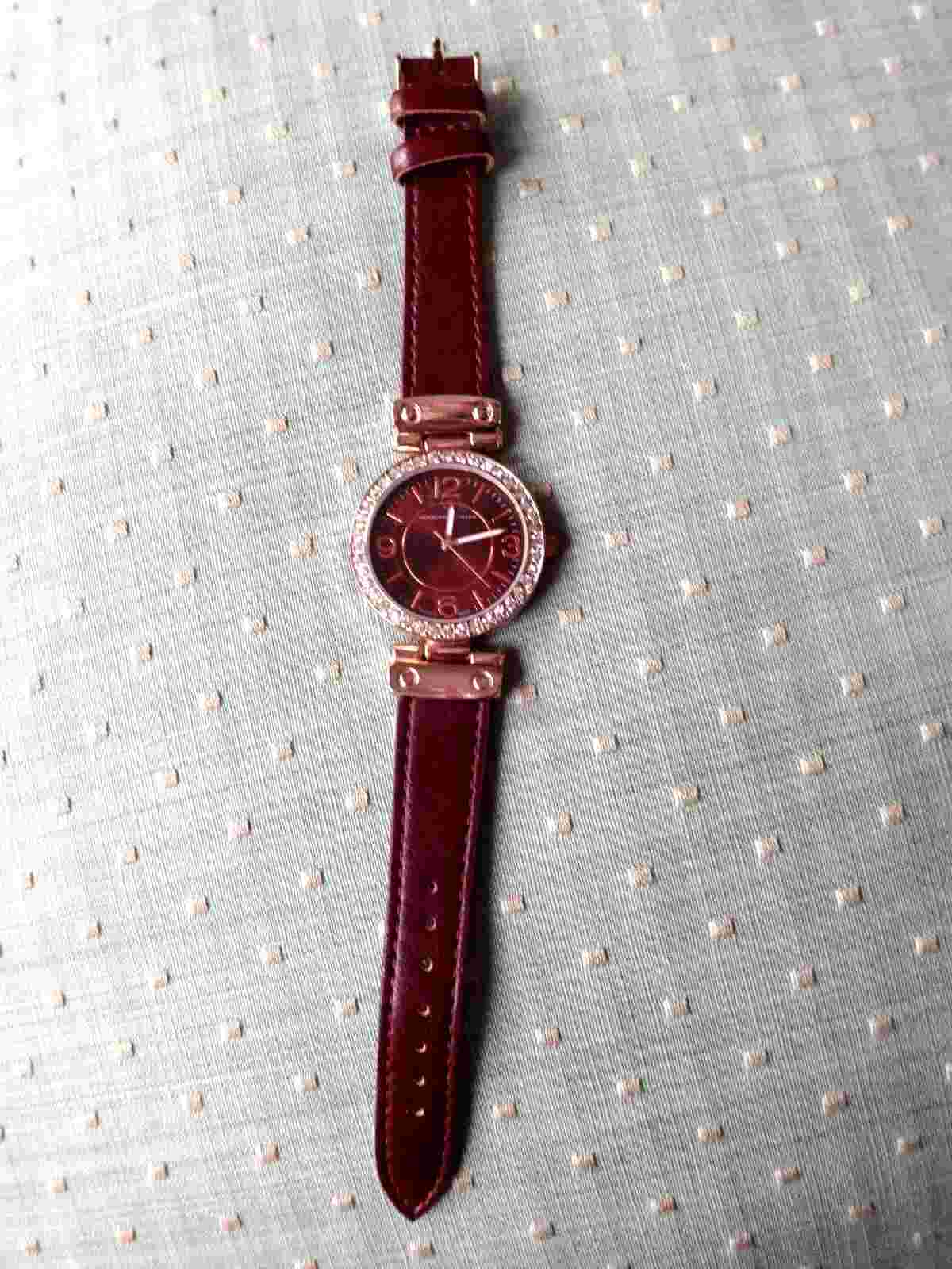 ADRIENNE VITTADINI ROSE GOLD RHINESTONE MAROON BAND FASHION WATCH QUARTZ VGUC