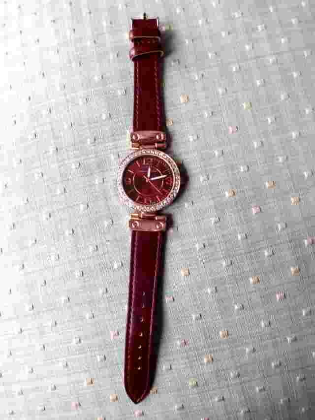 ADRIENNE VITTADINI ROSE GOLD RHINESTONE MAROON BAND FASHION WATCH QUARTZ VGUC