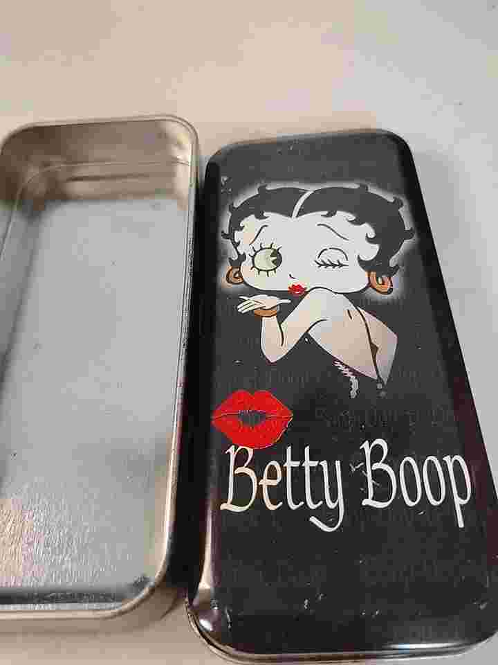 Vintage Betty Boop ValDawn Heart Watch Rare Collectible Tin Case Parts Or Repair