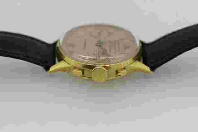Vintage Fairfax 18k Yellow Gold Chronographe Suisse Wristwatch