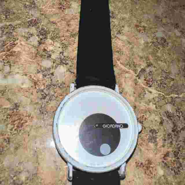 Giordano Black & White Waltham Made In Hong Kong Watch Needs Battery