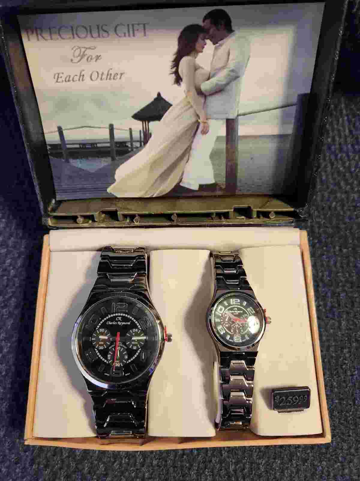Vintage Charles Raymond New York His@Hers Black and Silver Watch Set V1241j50