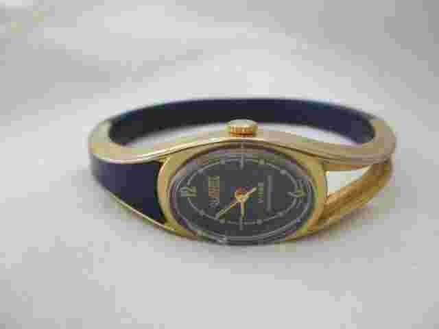 Quintel Analog Wristwatch