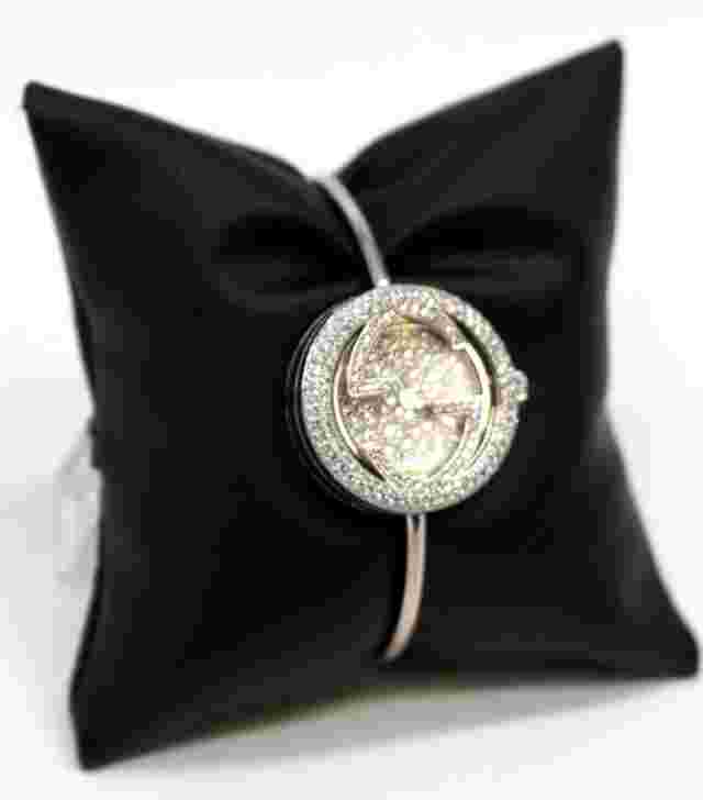 Authentic Women's Gucci Play (YA151503) 18K White Gold & Diamond Wristwatch 26mm