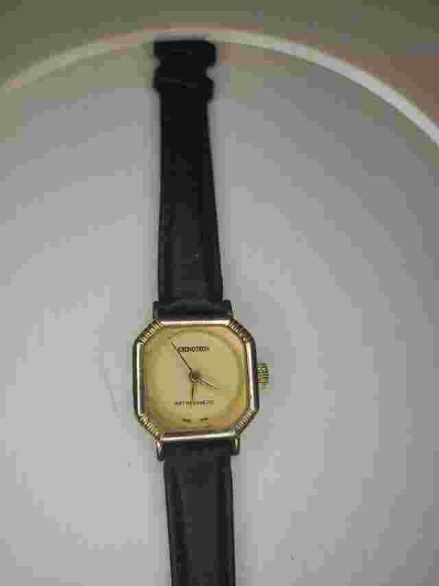 Vintage Women's Watch  KRONOTRON sold As Is Genuine leather gold tone