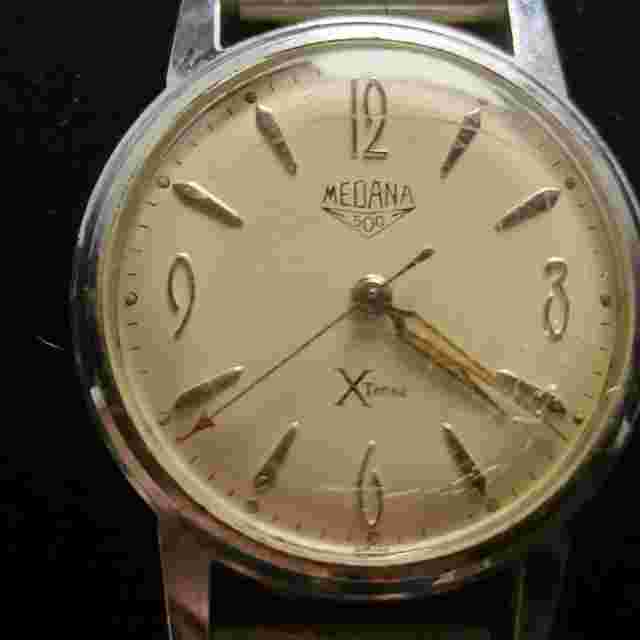 Vintage Medana 500 Xtensa Wrist Watch With Band 33mm