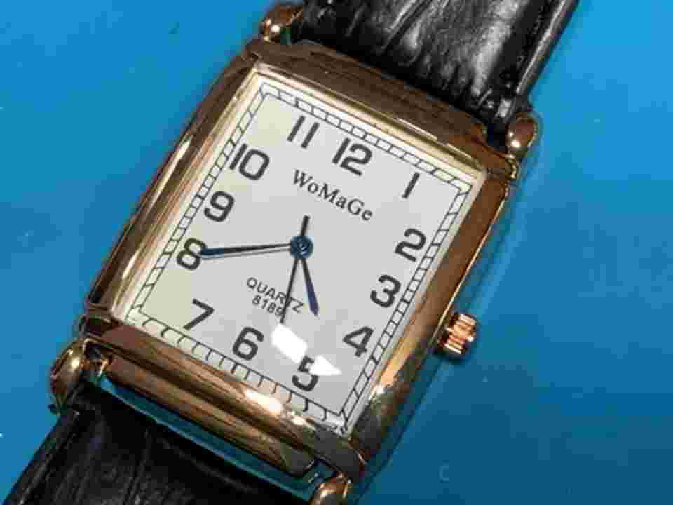 WoMaGe Quartz Wrist Watch New Battery WORKING New Black Leather Band
