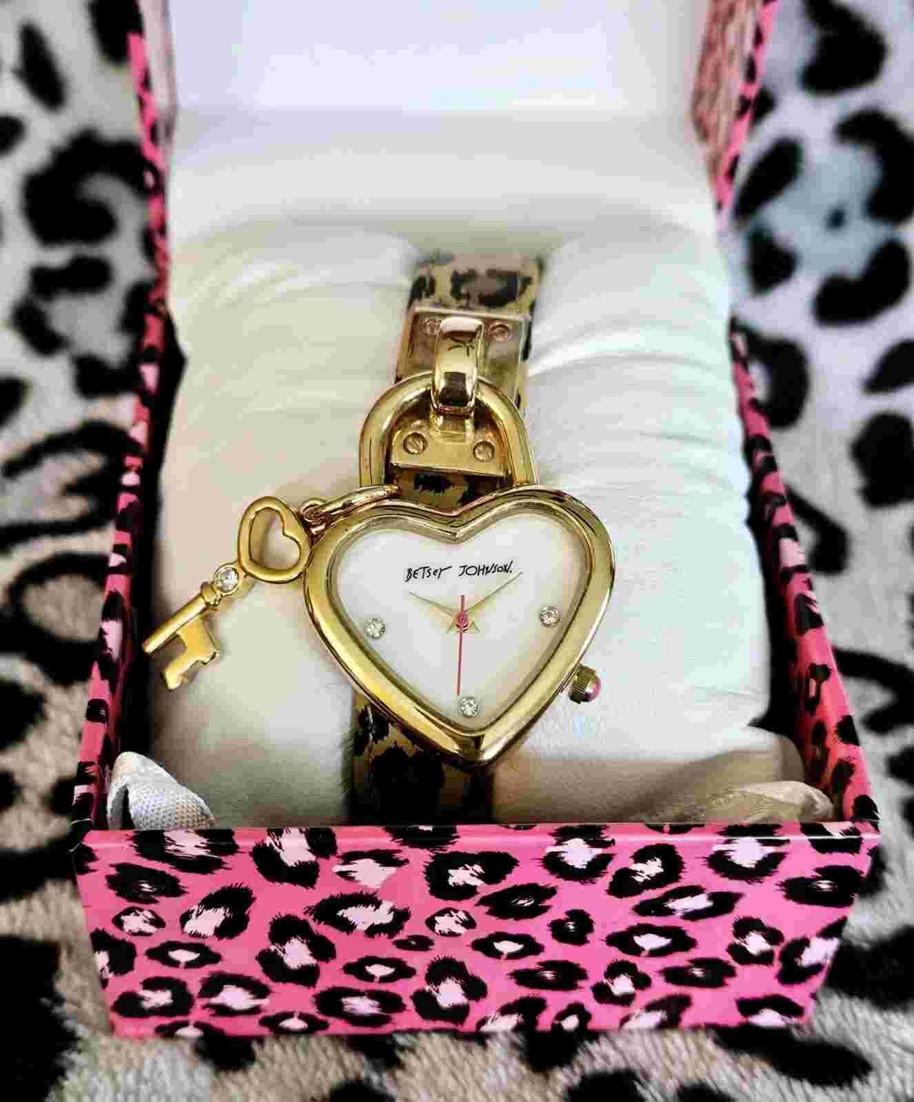 ¡RARE! Betsey Johnson Cheetah Heart & Key Charm Watch BJ00021-06, Original Box