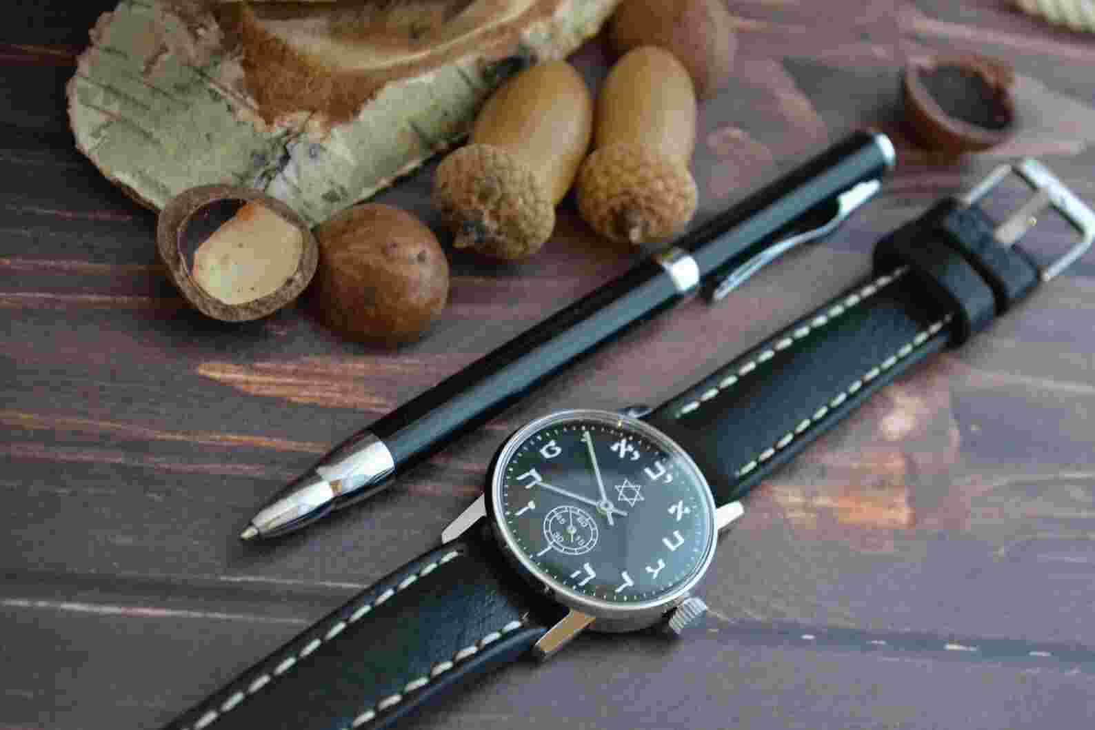Watch molnija Shturmanskie Aviator vintage Retro wristwatch USSR Soviet