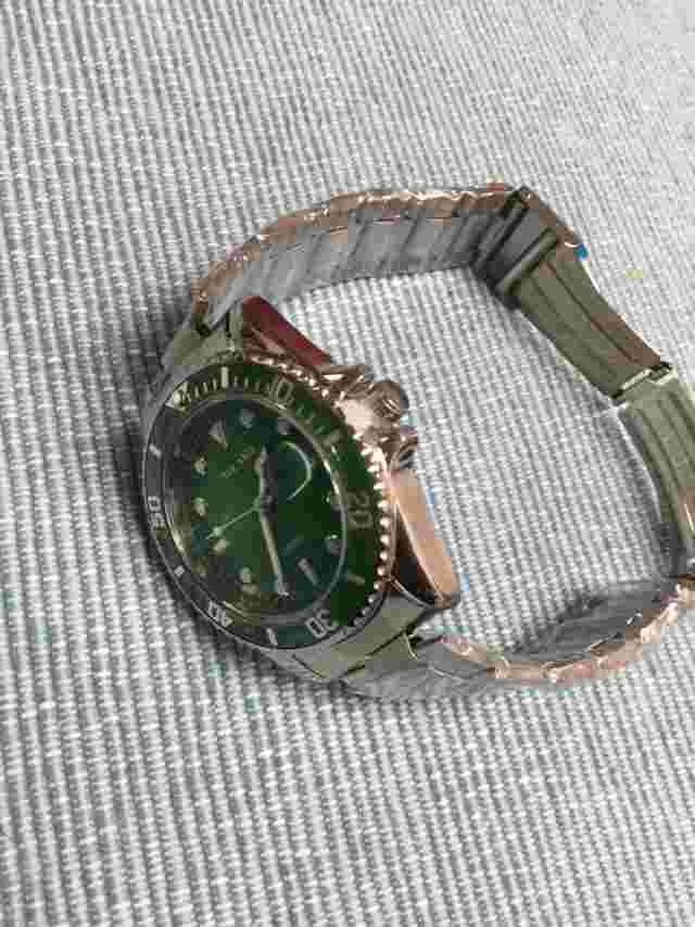 NWOT Mens Yolako Green Dial Quartz Watch With Magnifified Date Window