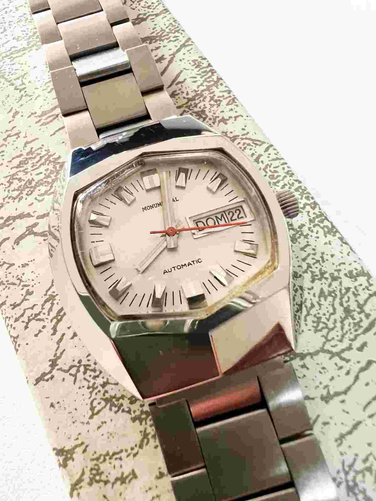 MONUMENTAL - Automatic Day Date 25 Jewels Incabloc 70-80s - NOS - Swiss Made