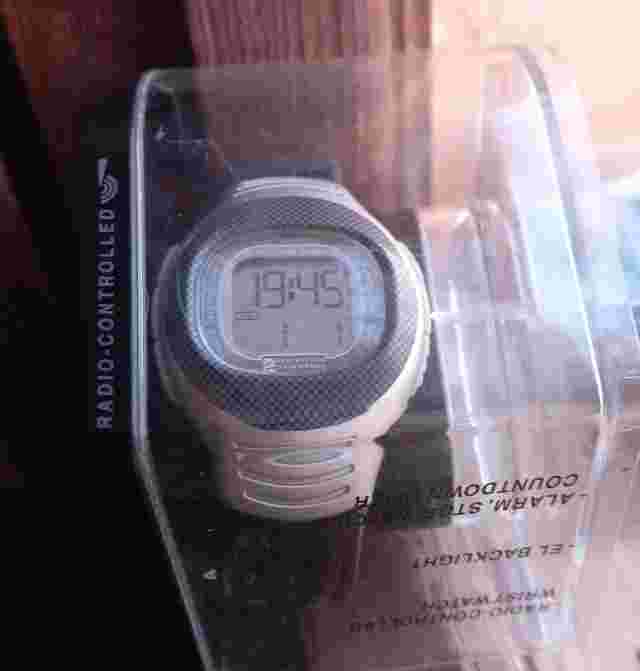 oregon scientific watch radio controled mint condition with box