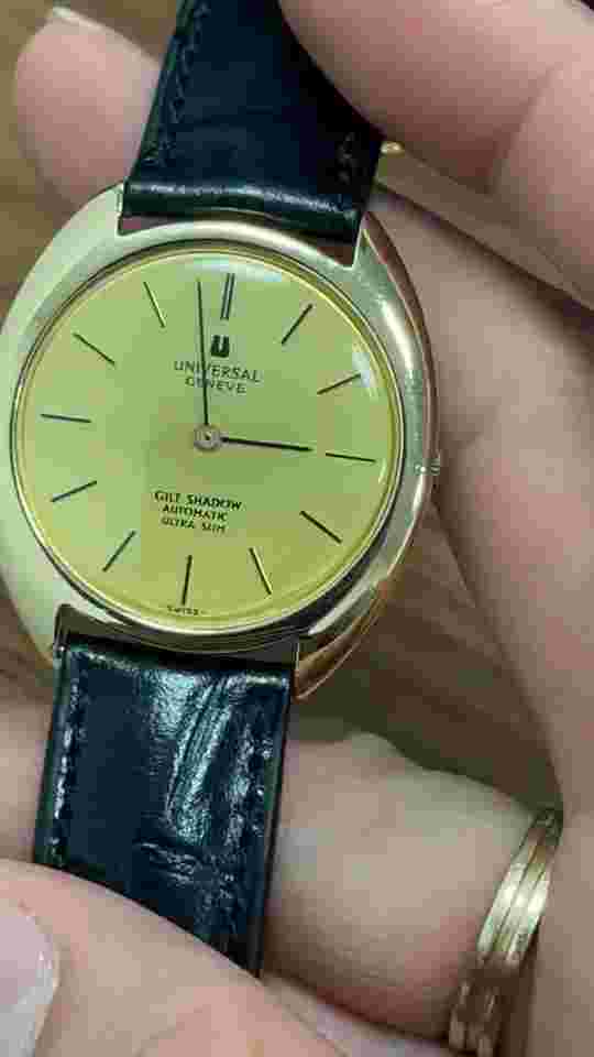 Beautiful Vintage  Universal Ultra Slim Automatic