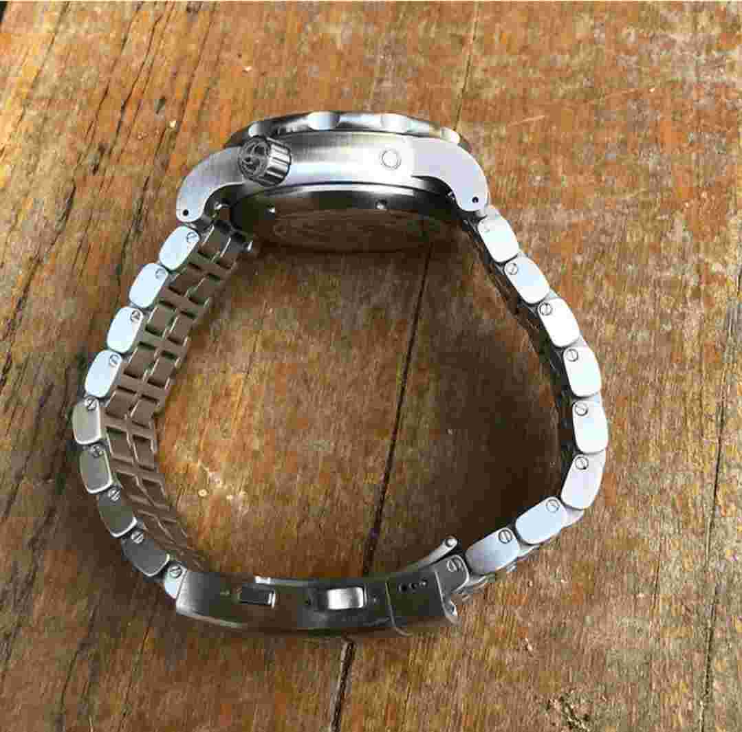 Benarus Dive Watch Mako Red 44mm Shipped from USA