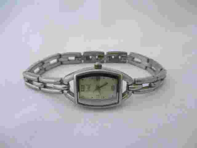 L.E.I. Ladies Silver Toned Analog Metal Band Watch