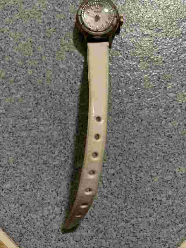 Vtg Navarre Watch Women Gold Tone Round White 17 Jewels Manual Wind