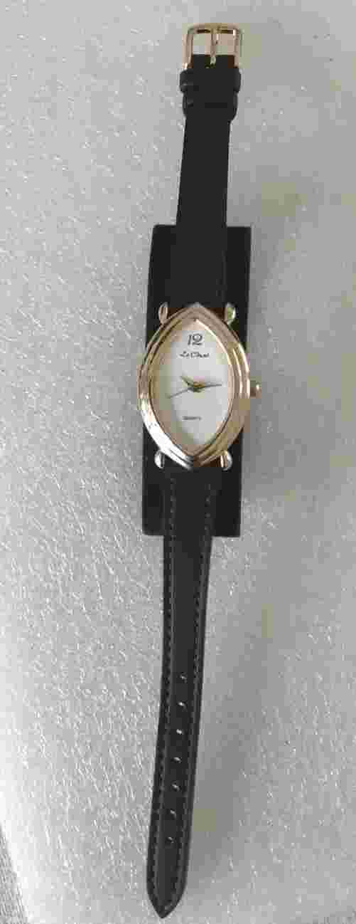 Le Chat Ladies Beautiful Quartz Watch With A New Apollo Leather Strap