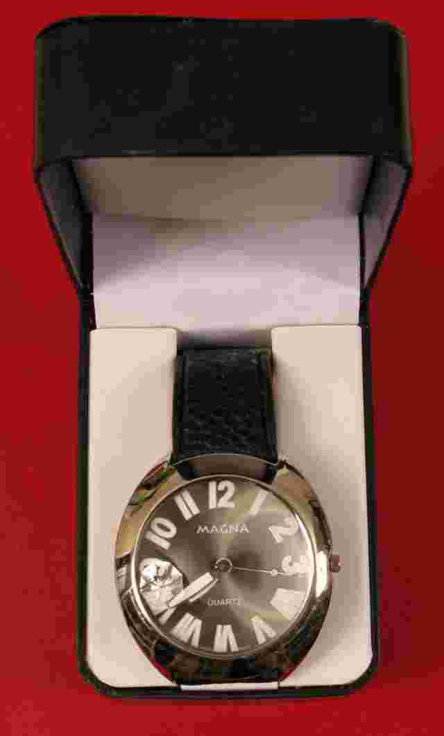 CLASSIC LARGE BOLD MAGNA WATCH NOT WORKING MAY JUST NEED A BATTERY !!