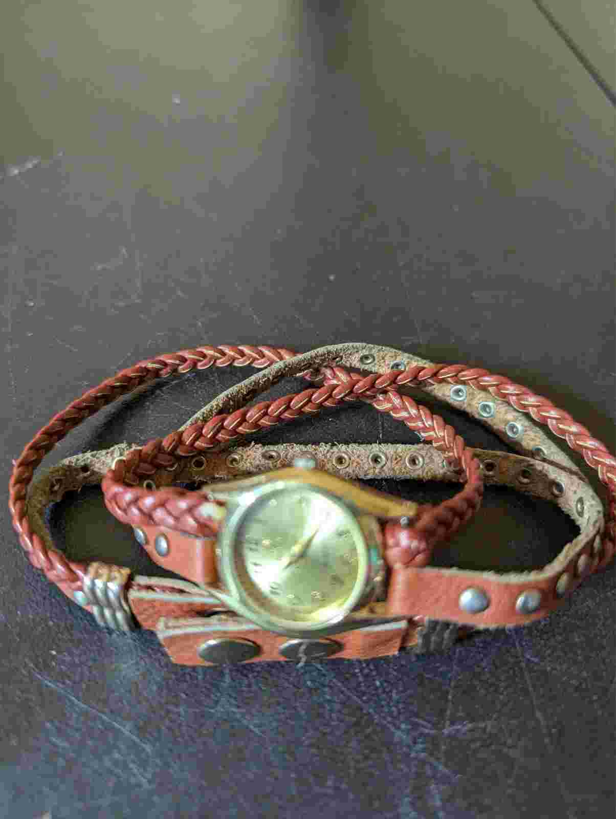 Decree Analog Wristwatch with Quartz Movement
