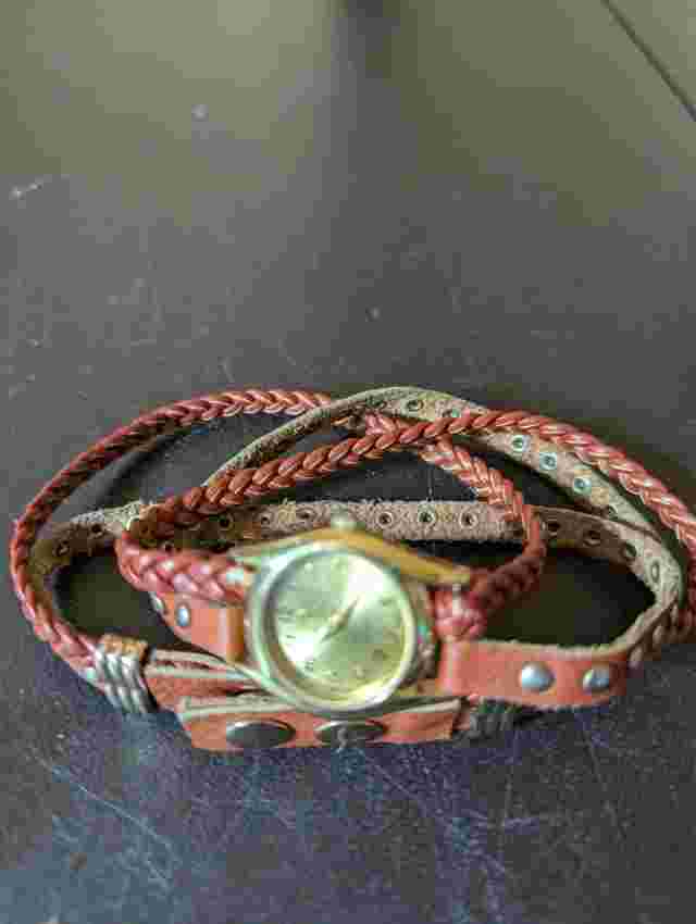 Decree Analog Wristwatch with Quartz Movement