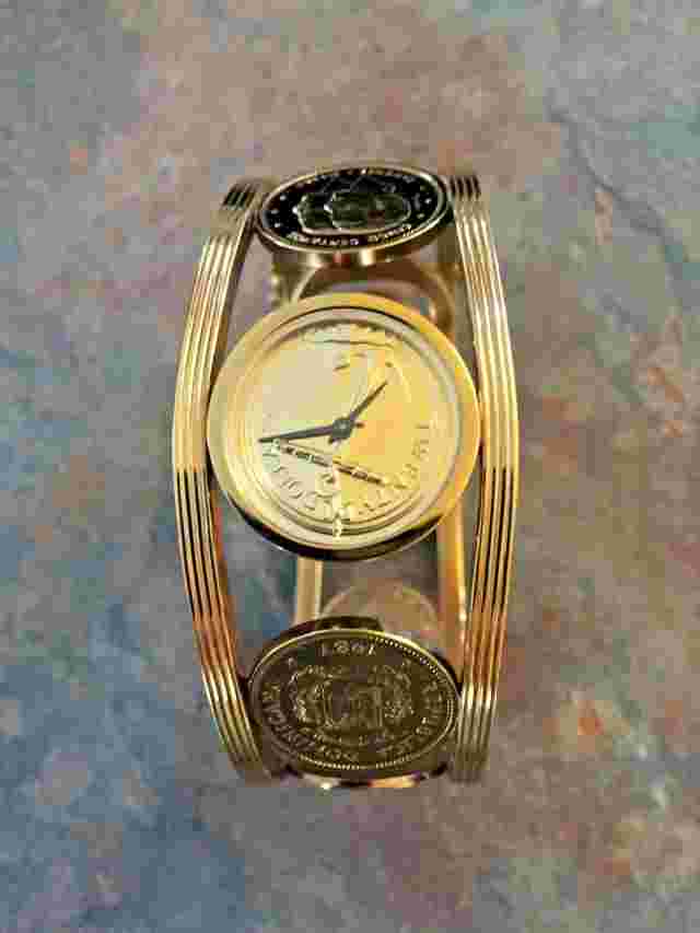 VINTAGE RETRO RARE GOLDEN Caribbean Coin bracelet women's watch