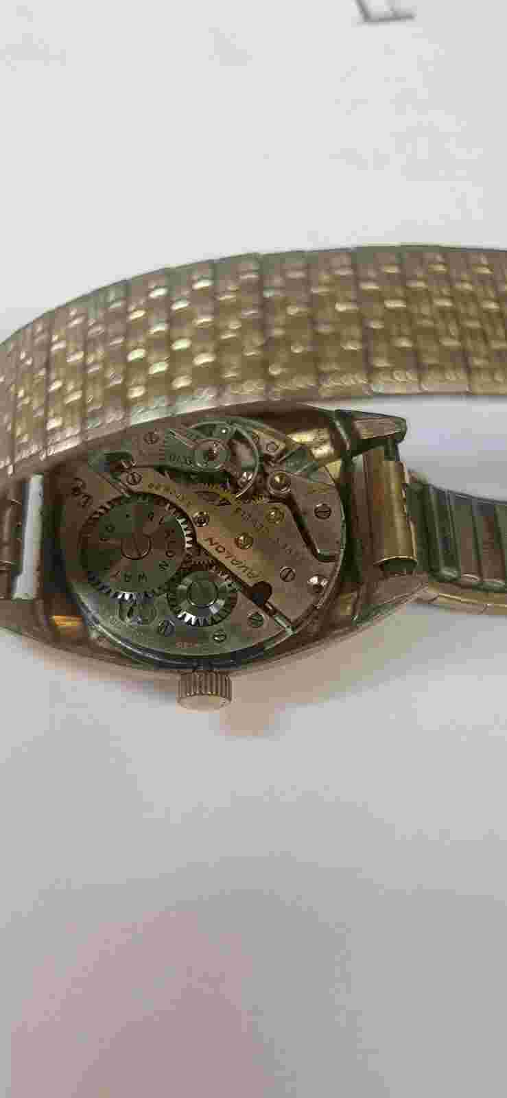 Vintage Ladies Avalon 17 Jewels Wind Up Wristwatch