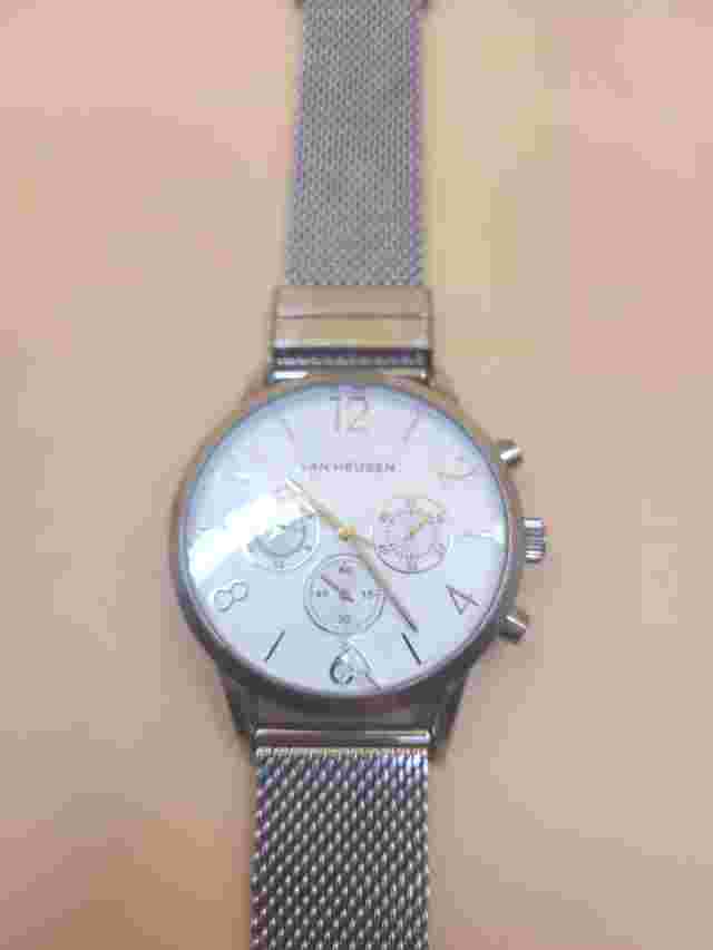 Van Heusen Silver Tone Dial Round Case Stainless Steel UNTESTED PARTS OR REPAIR