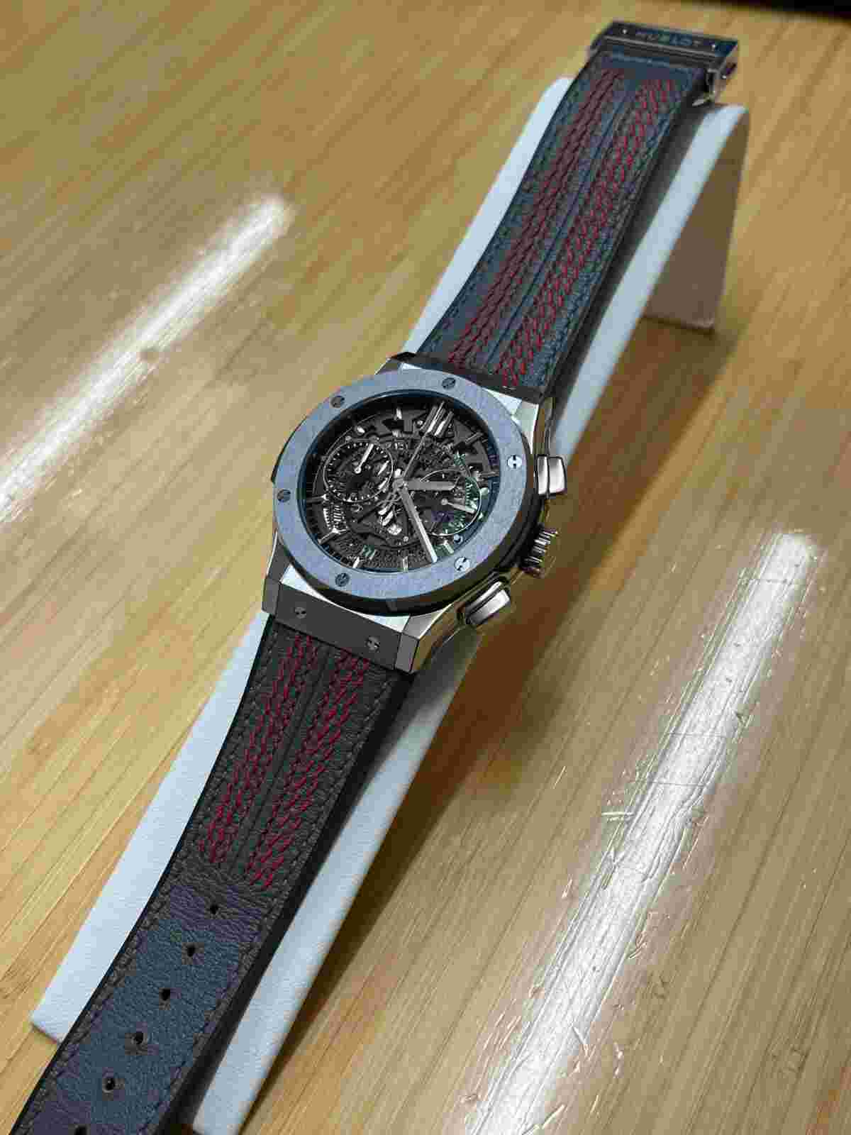 Hublot Classic Fusion Clear Men's Watch - 525.NF.0137.VR.WCC19