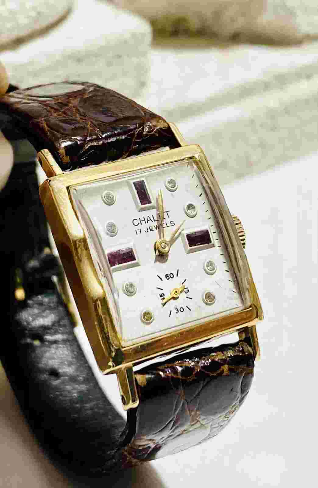 CHALET ART DECO VINTAGE WATCH 14ct GOLD.