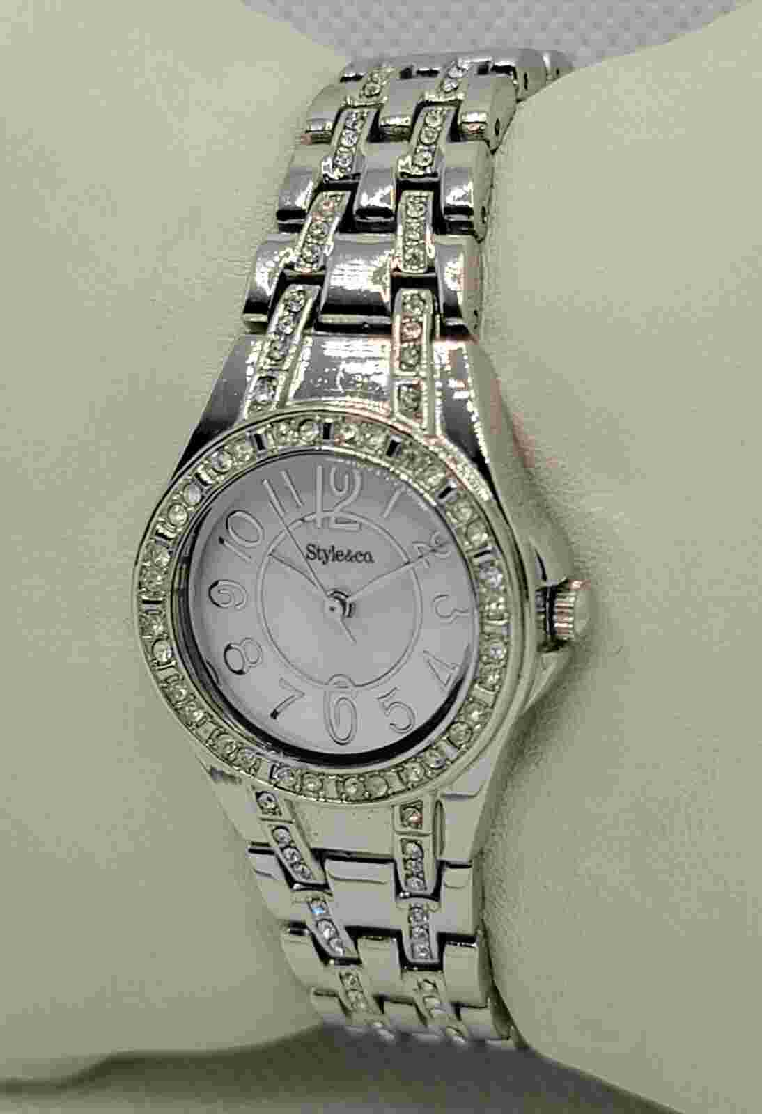 Ladies Style & Co Elegant Round Silver Tone Link Bracelet Analog Watch I2