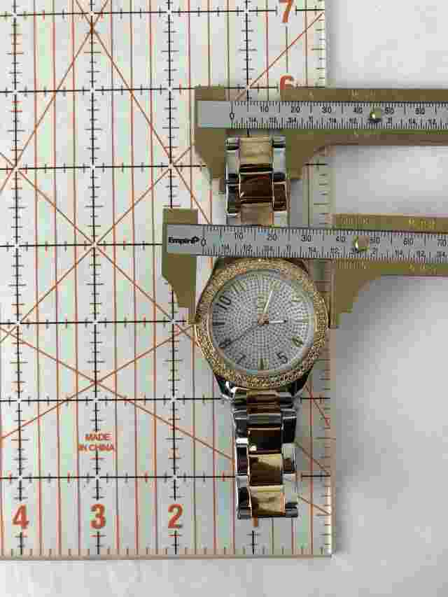 G by Guess 40mm Silver/Rose Gold Quartz Watch w/Bracelet & Battery
