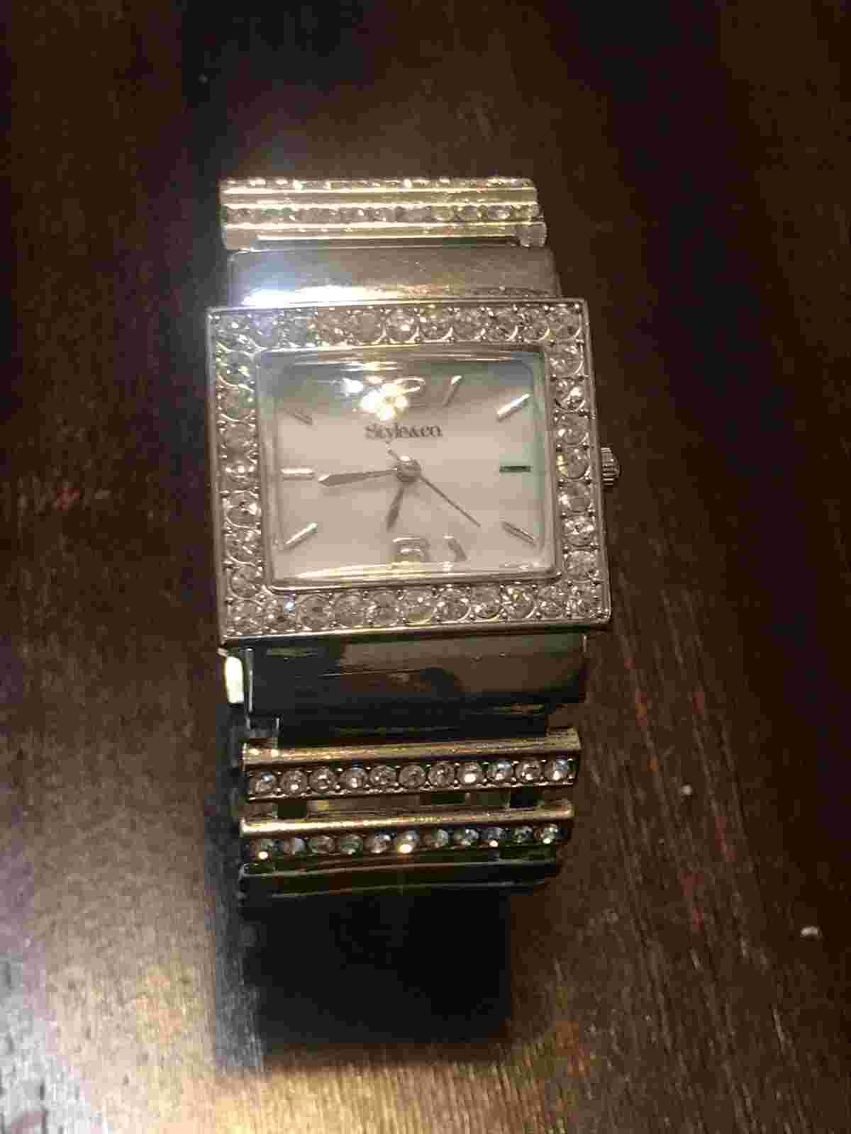 Style & Co Bronze Tone Cuff Bracelet Watch New Battery Silver Tone