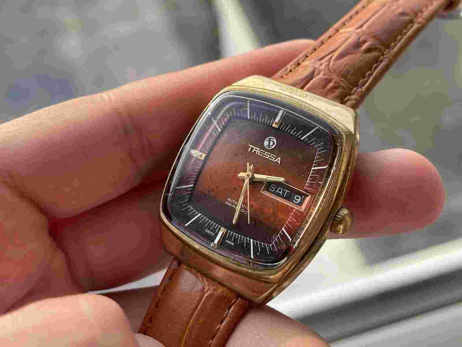 Vintage Watch Tressa Incabloc 641 Red/Black Dial, 35mm Automatic Mens Watch