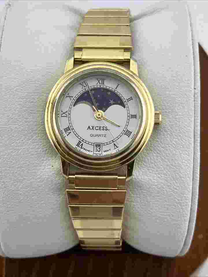 Vtg Axcess Ladies 25mm Watch Gold Tone Moonphase Date Stretch Band - RUNS