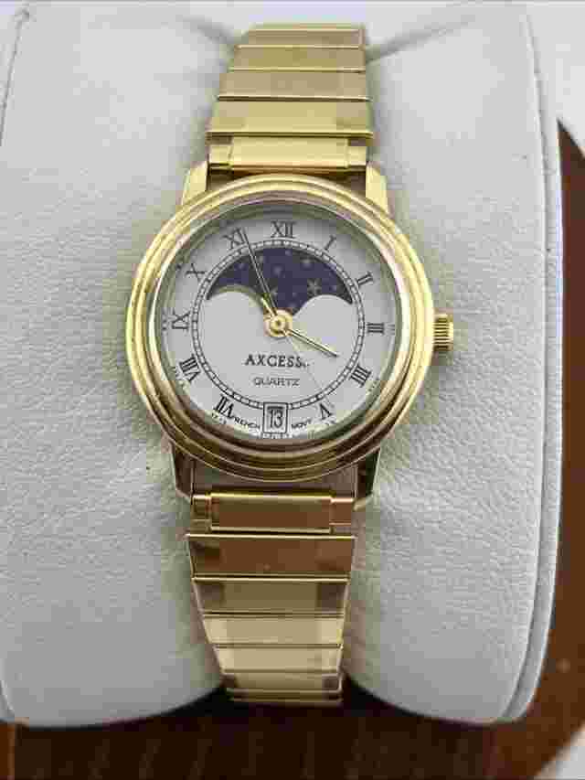 Vtg Axcess Ladies 25mm Watch Gold Tone Moonphase Date Stretch Band - RUNS