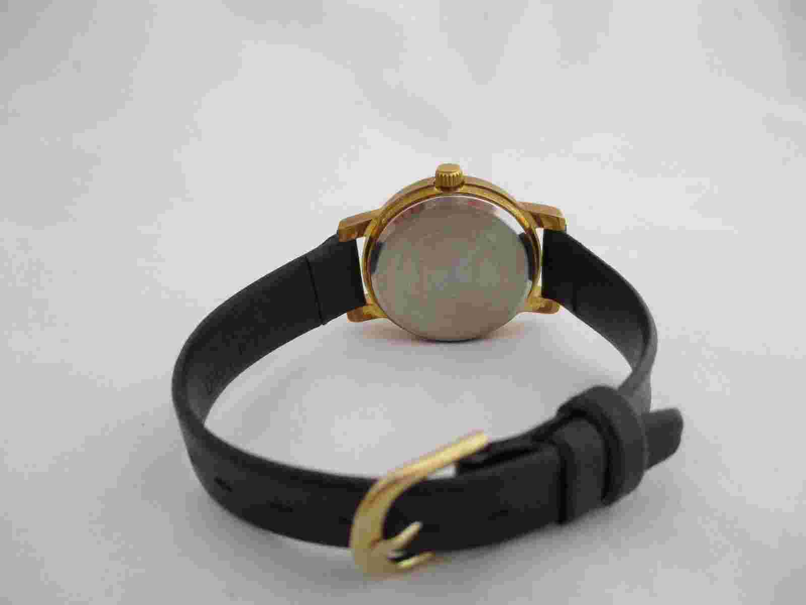 Watch-It Ladies Analog Watch Black Buckle Band