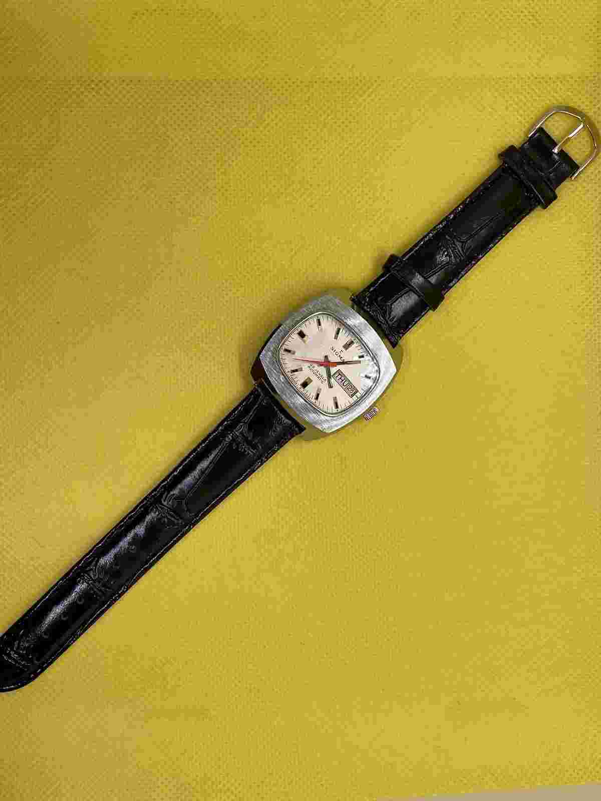 Vintage Swiss mechanical automatic  wristwatch for men Sigma 25 jewels, working