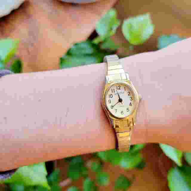 Vintage Watch It Dainty Gold Quartz Watch
