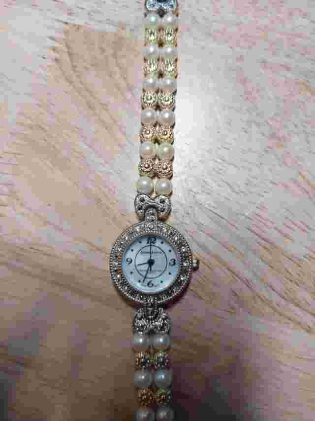 Jaclyn Smith Gold Tone Quartz Women's Watch